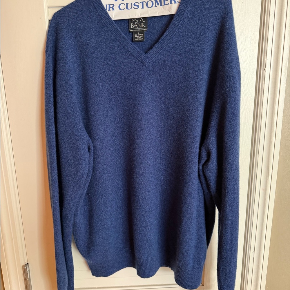 Men's Blue Cashmere V-Neck Sweater
